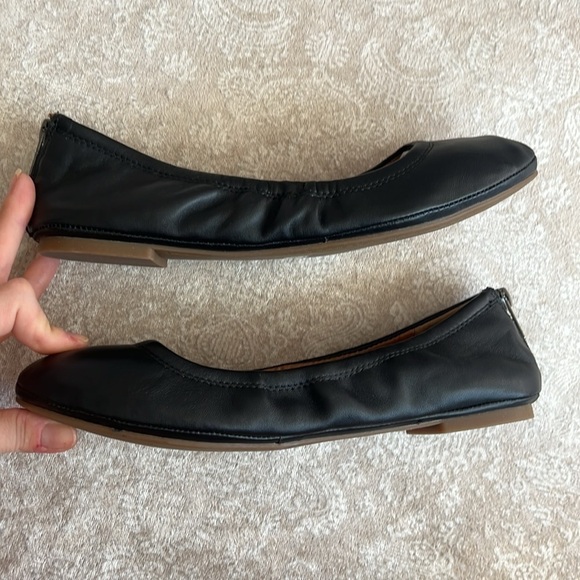 Brand New Lucky Brand Genuine Leather Black Slip On Ballet Flats Zippered Back - Picture 7 of 16